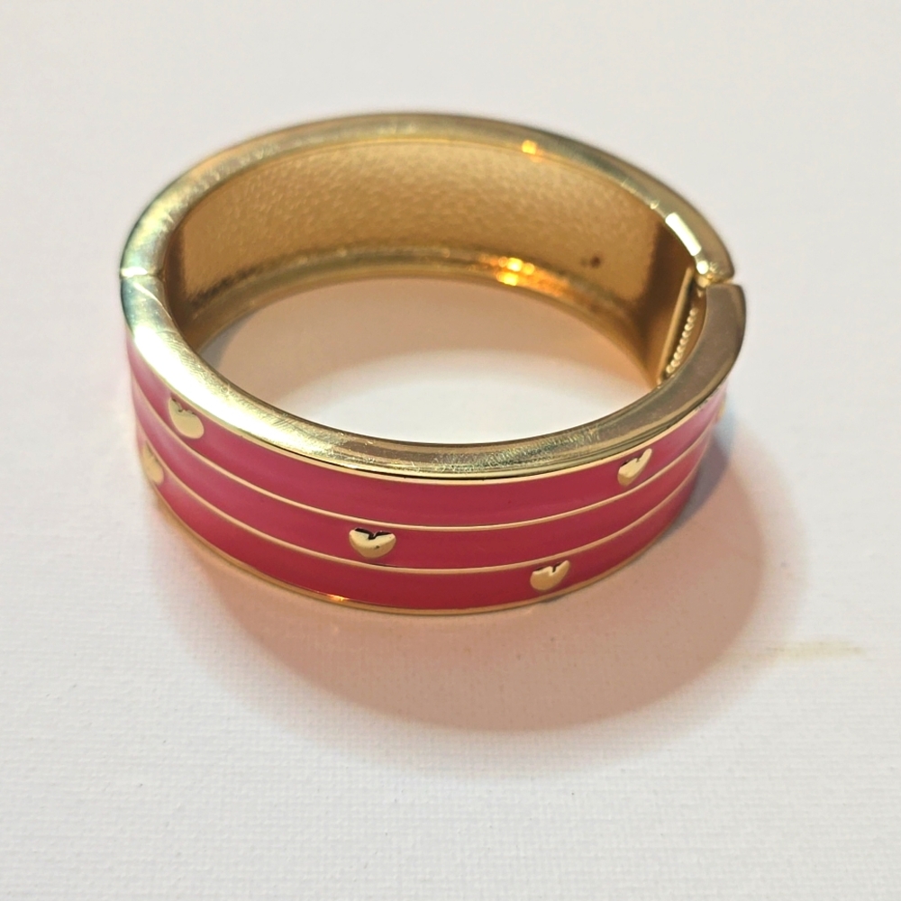 NWOT HEART Cuff bracelet
